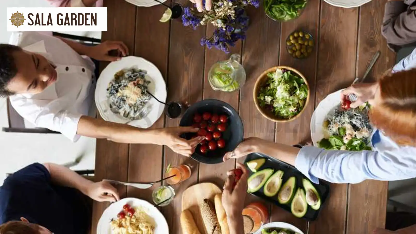 bua-an-don-gian-ngay-le-tro-kieng-thit