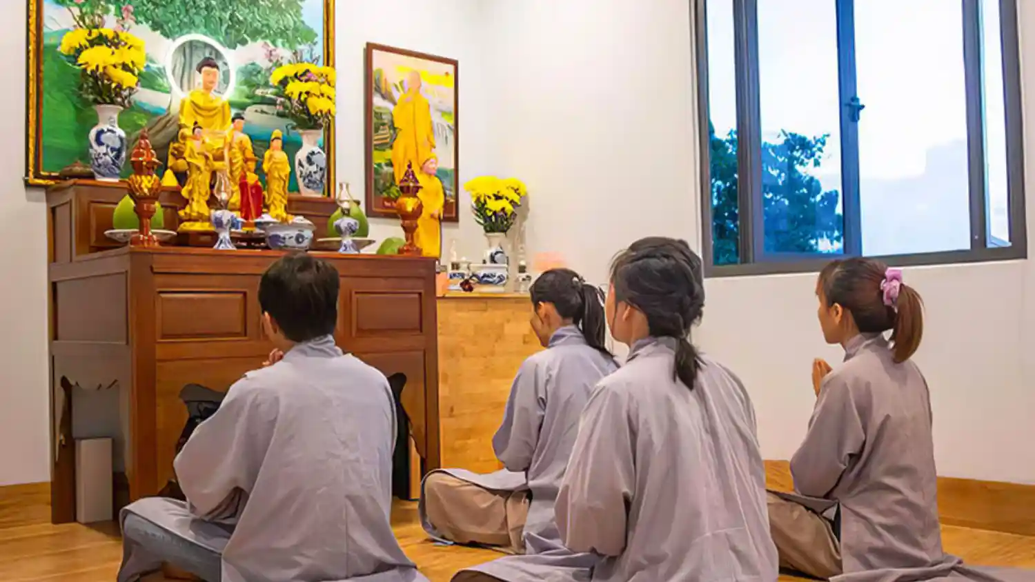 tung-kinh-gi-cho-nguoi-moi-mat