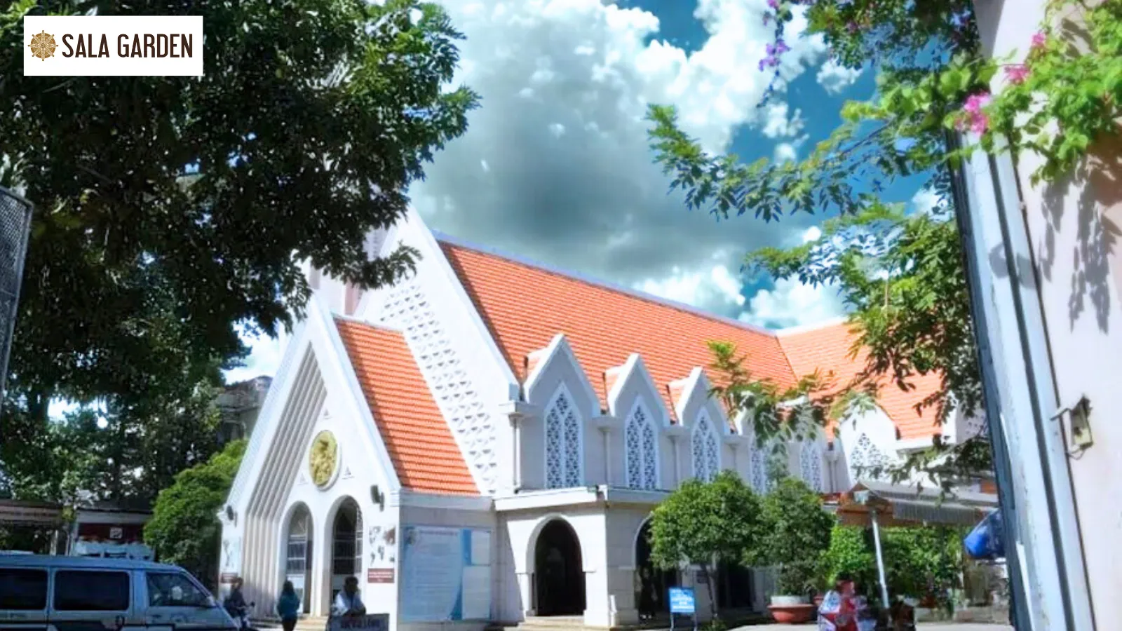 khuon-vien-nha-tho-ky-dong